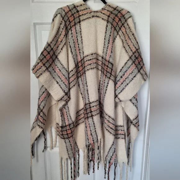 Max Studio Plaid Poncho OS - Picture 2 of 5